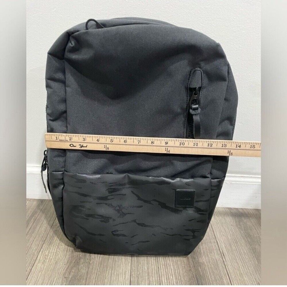 Incase Black Backpack - Picture 6 of 8